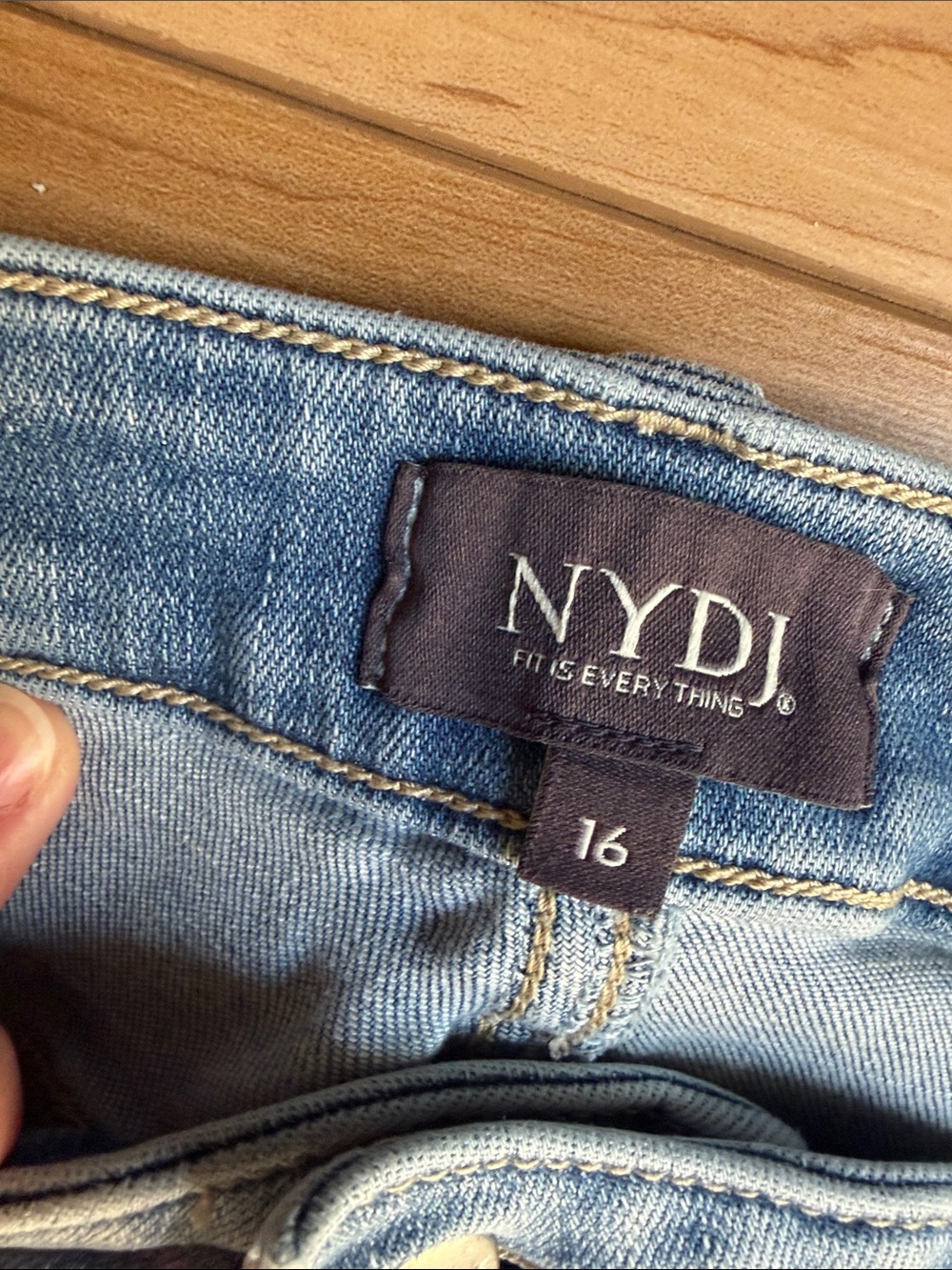 NYDJ Cut Off Capris Size 16 - Picture 2 of 5